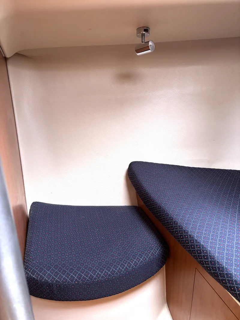 Slide: The Image of Hunter 336 2009 - 91