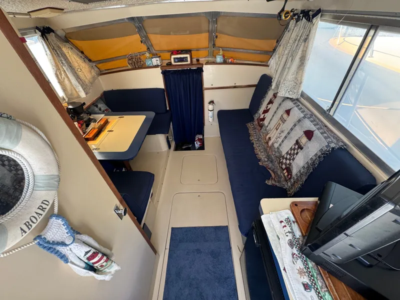 Slide: The Image of Phoenix Bass Boat 29 Convertible 1987 - 4