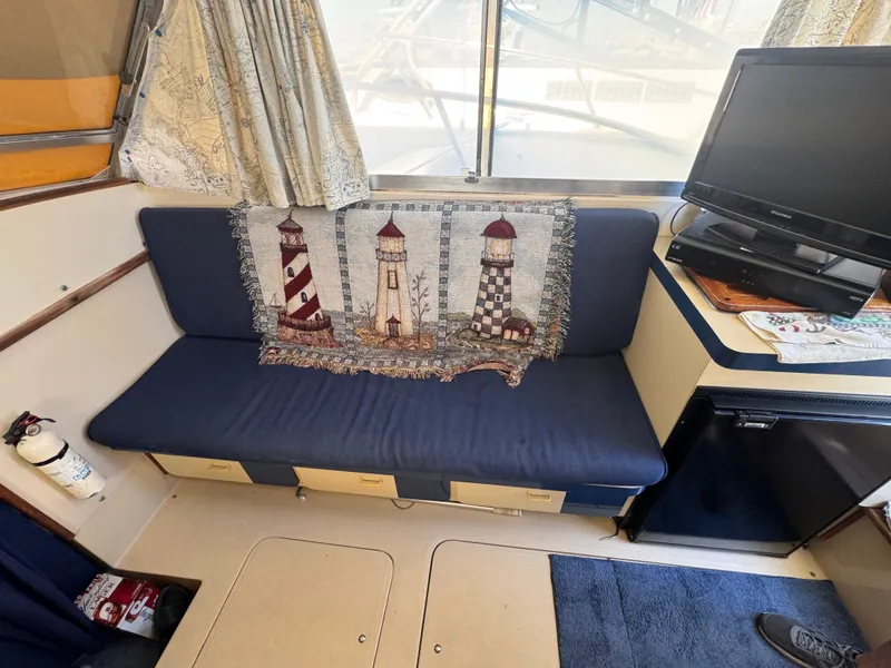 Slide: The Image of Phoenix Bass Boat 29 Convertible 1987 - 5