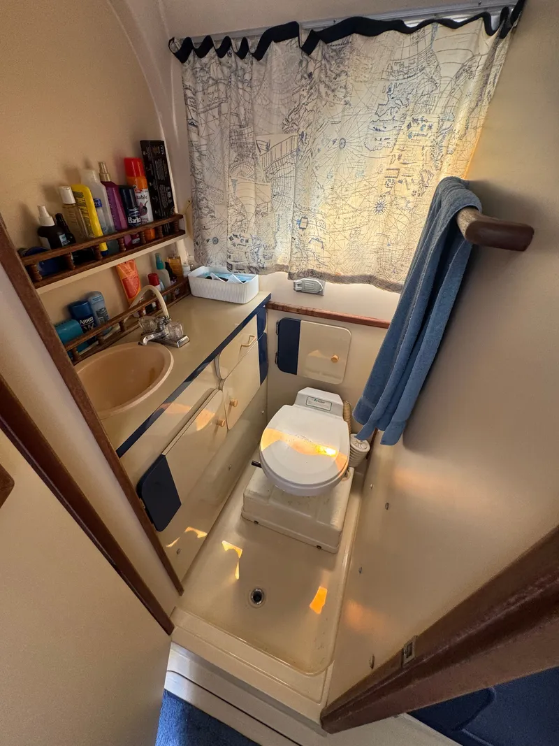 Slide: The Image of Phoenix Bass Boat 29 Convertible 1987 - 7