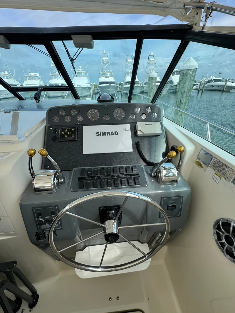 Slide: The Image of Tiara 3500 Express 1996 - 5