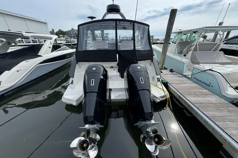 Slide: The Image of Sea Ray Sundancer 370 Outboard 2026 - 10