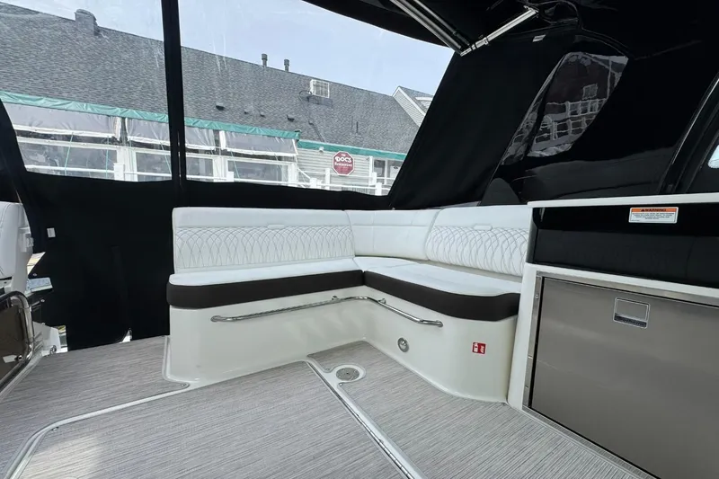 Slide: The Image of Sea Ray Sundancer 370 Outboard 2026 - 15