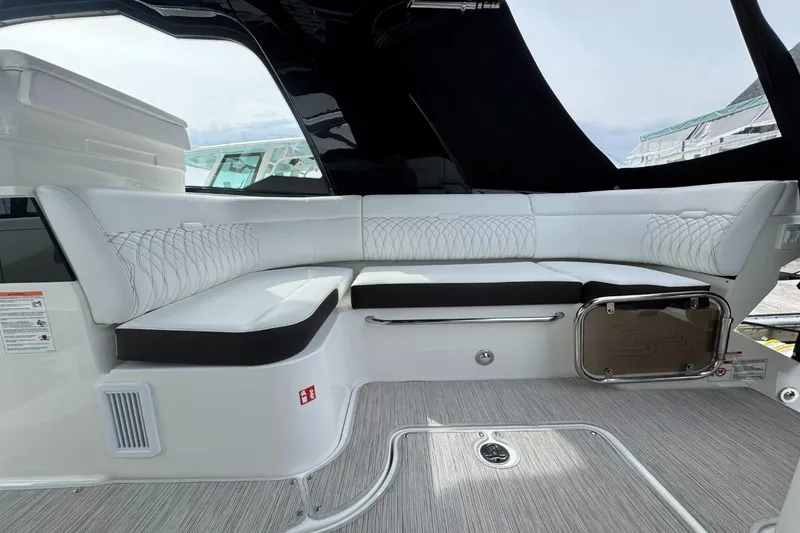 Slide: The Image of Sea Ray Sundancer 370 Outboard 2026 - 20