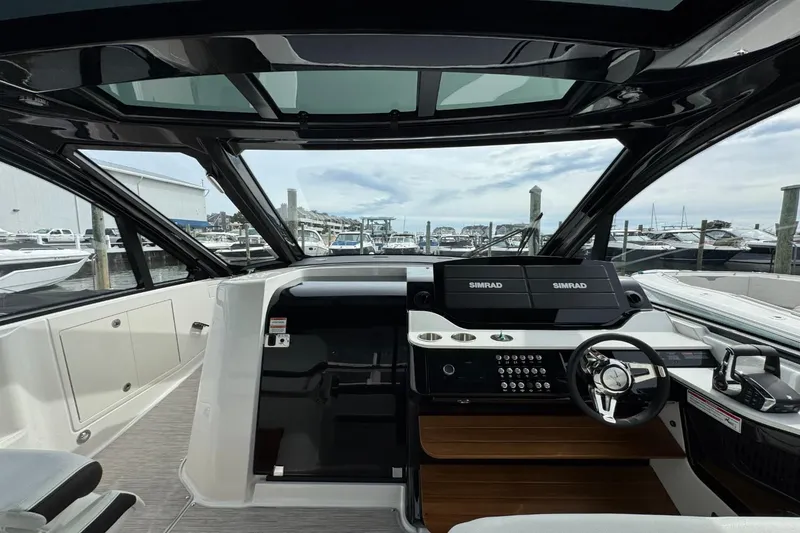 Slide: The Image of Sea Ray Sundancer 370 Outboard 2026 - 26