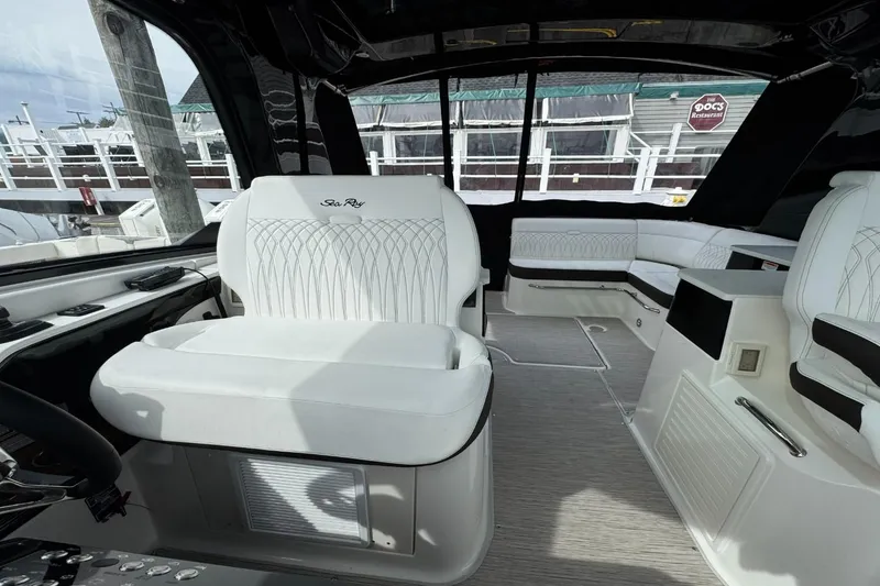 Slide: The Image of Sea Ray Sundancer 370 Outboard 2026 - 33