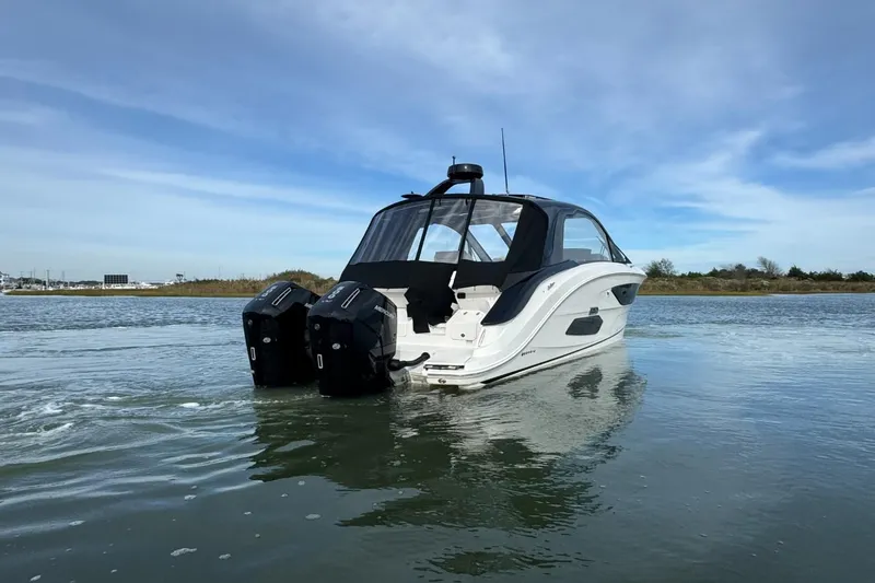 Slide: The Image of Sea Ray Sundancer 370 Outboard 2026 - 5