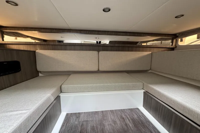 Slide: The Image of Sea Ray Sundancer 370 Outboard 2026 - 54