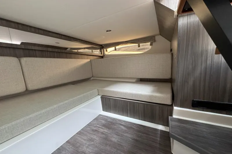Slide: The Image of Sea Ray Sundancer 370 Outboard 2026 - 55