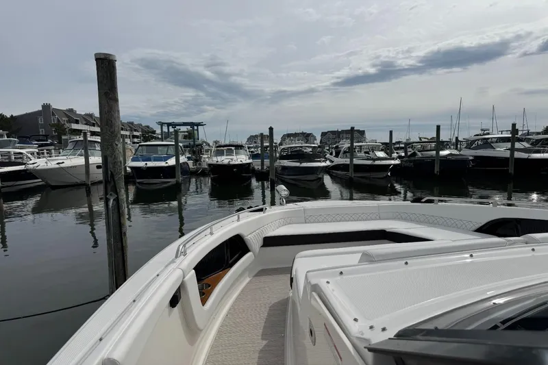Slide: The Image of Sea Ray Sundancer 370 Outboard 2026 - 58