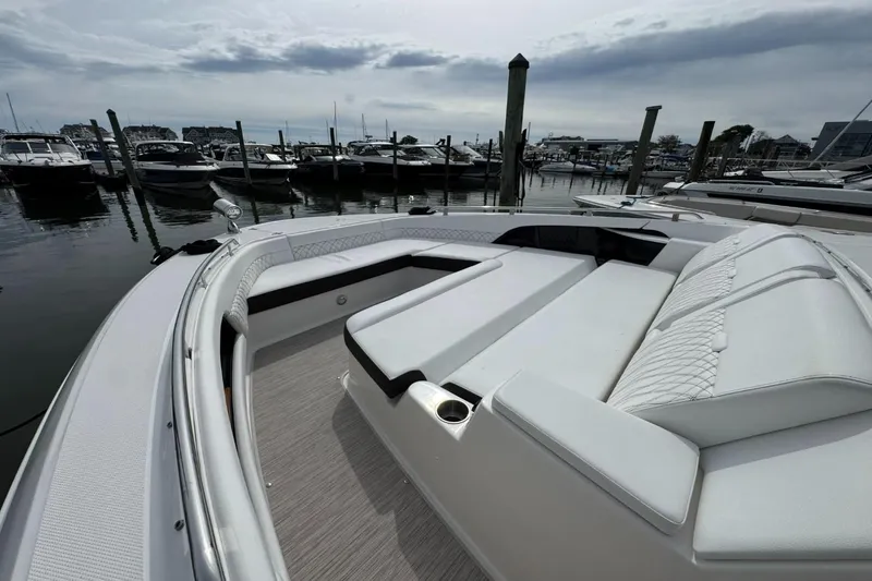 Slide: The Image of Sea Ray Sundancer 370 Outboard 2026 - 59