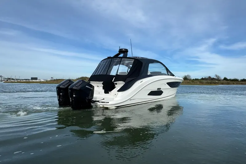Slide: The Image of Sea Ray Sundancer 370 Outboard 2026 - 6