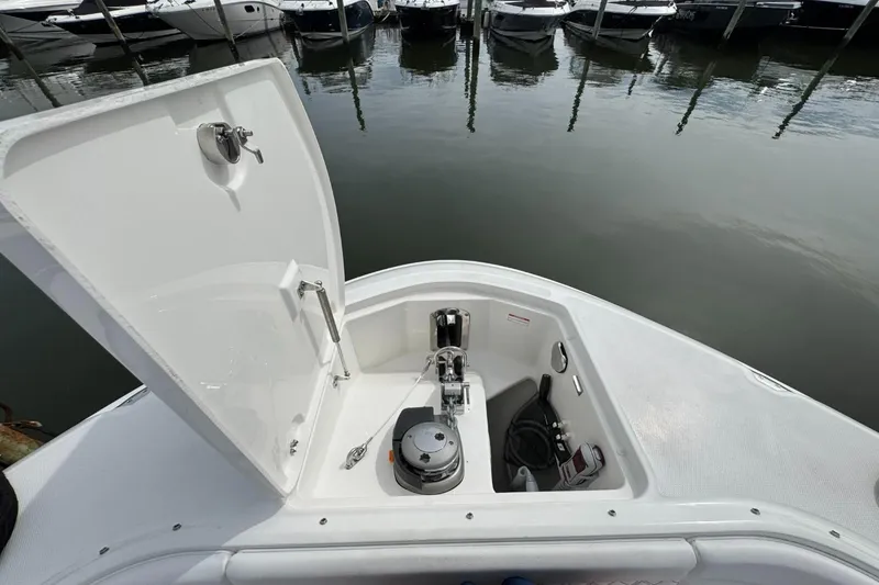 Slide: The Image of Sea Ray Sundancer 370 Outboard 2026 - 67