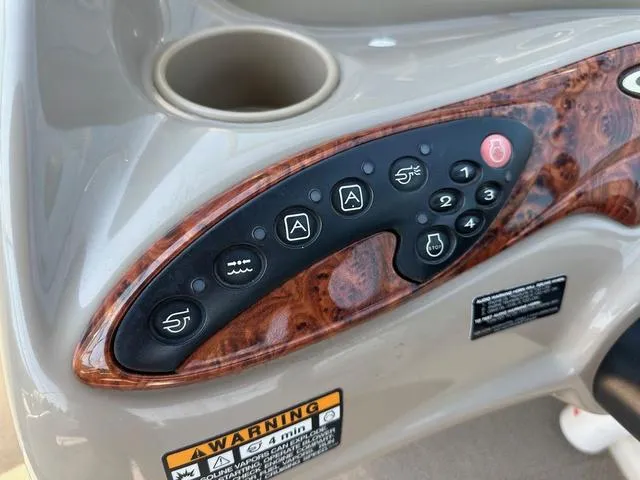 Slide: The Image of Maxum 2400 SD 2002 - 11