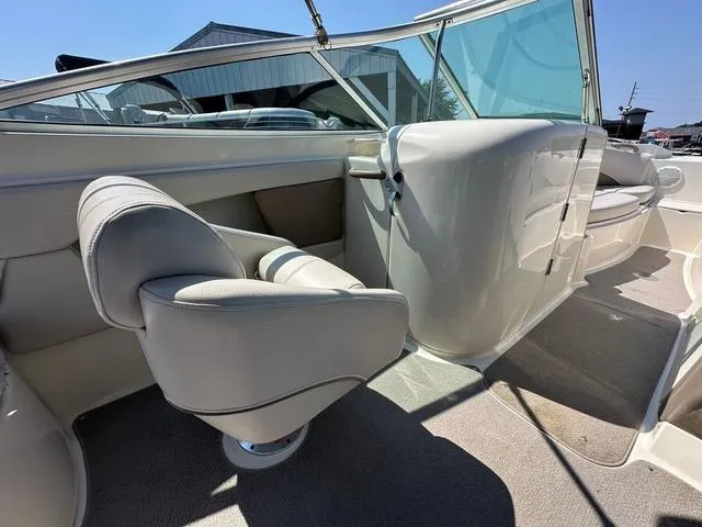 Slide: The Image of Maxum 2400 SD 2002 - 16