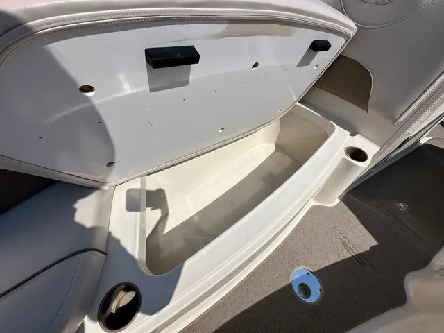 Slide: The Image of Maxum 2400 SD 2002 - 20