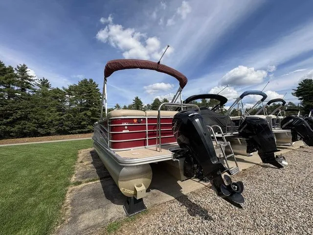 Slide: The Image of Berkshire 210CL 2015 - 4