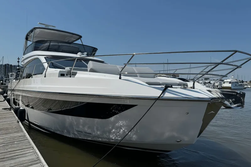 Slide: The Image of Azimut 53 FLY 2025 - 2