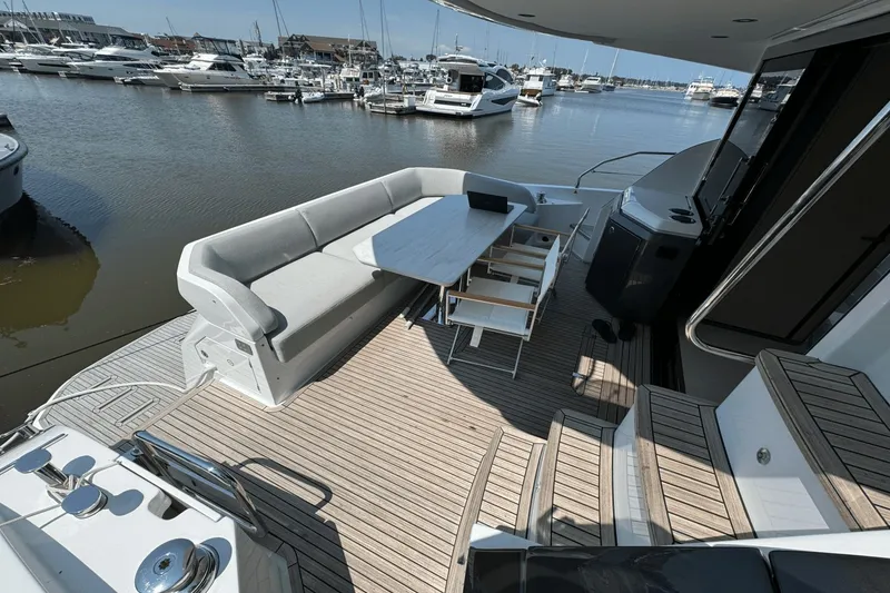Slide: The Image of Azimut 53 FLY 2025 - 22