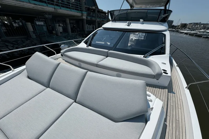 Slide: The Image of Azimut 53 FLY 2025 - 3