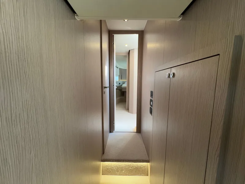 Slide: The Image of Azimut 53 FLY 2025 - 30