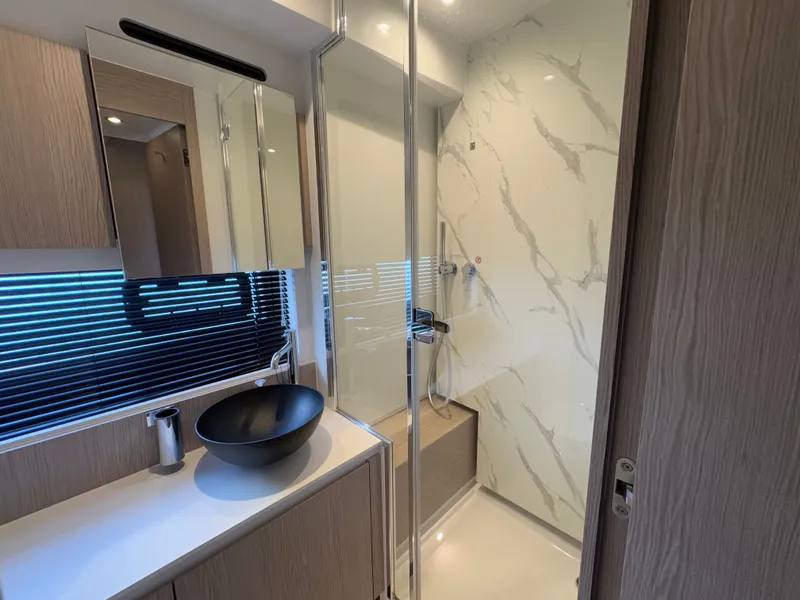 Slide: The Image of Azimut 53 FLY 2025 - 33