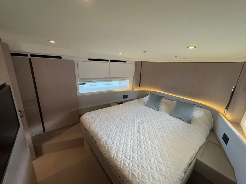 Slide: The Image of Azimut 53 FLY 2025 - 37