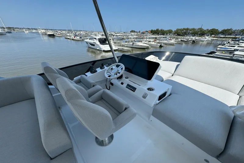 Slide: The Image of Azimut 53 FLY 2025 - 6