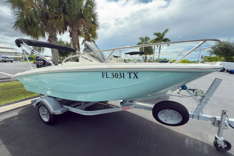 Slide: The Image of Boston Whaler 130 Super Sport 2025 - 0