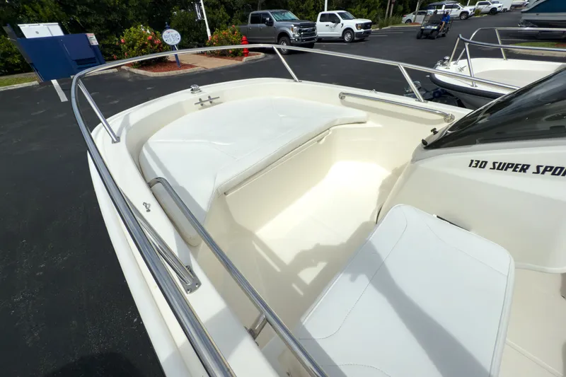 Slide: The Image of Boston Whaler 130 Super Sport 2025 - 13