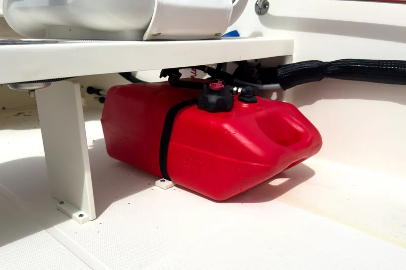 Slide: The Image of Boston Whaler 130 Super Sport 2025 - 5