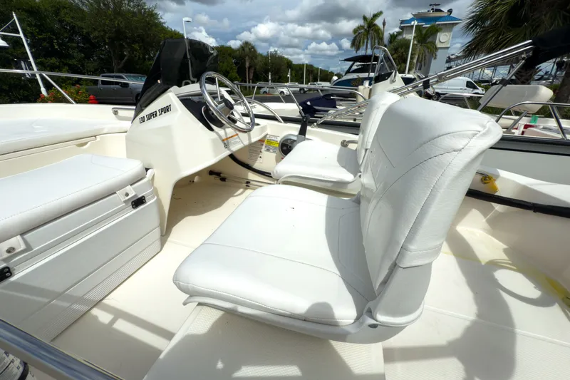 Slide: The Image of Boston Whaler 130 Super Sport 2025 - 6