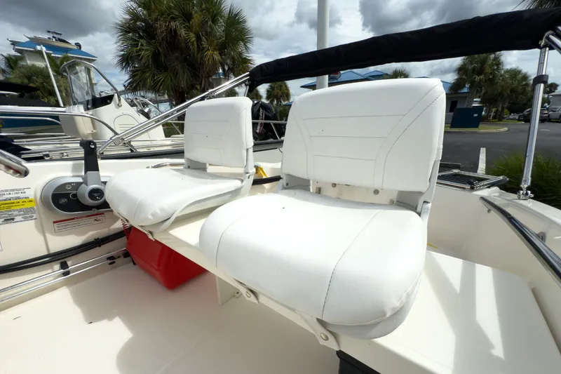 Slide: The Image of Boston Whaler 130 Super Sport 2025 - 7