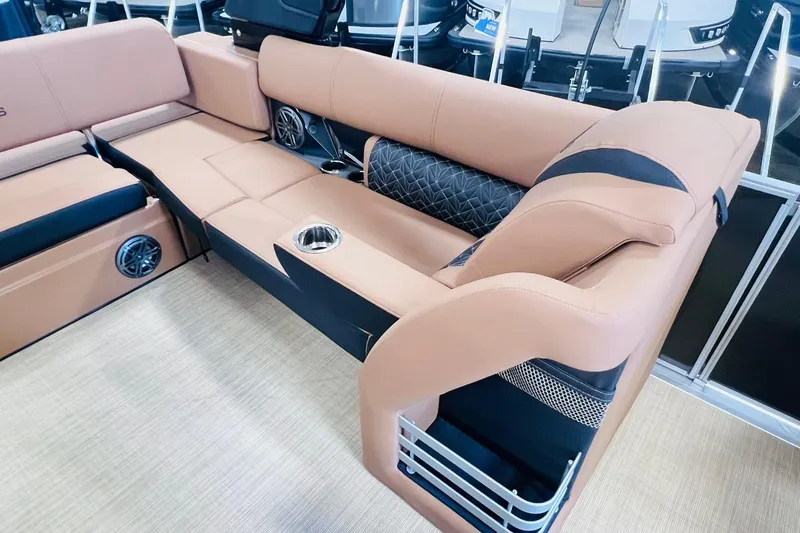 Slide: The Image of Luxurious seating on 2025 Harris 250 Grand Mariner V10 400 pontoon boat. - 13