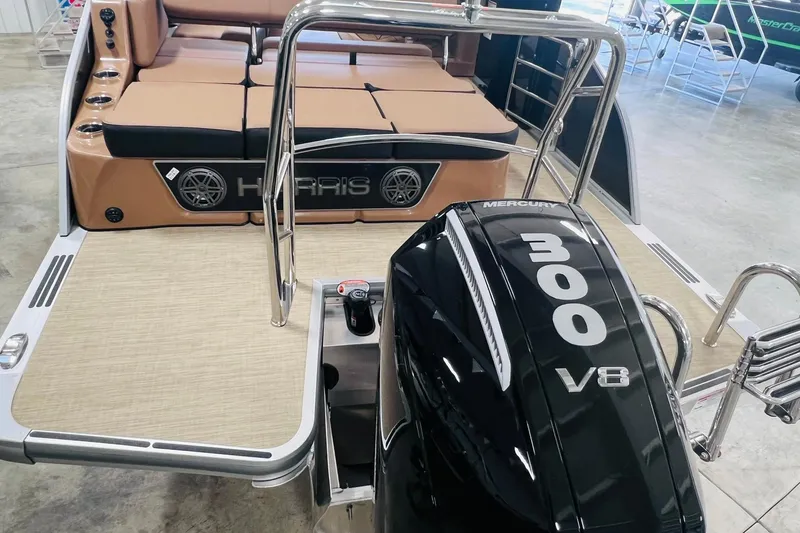 Slide: The Image of 2025 Harris 250 Grand Mariner V10 400 with Mercury 300 V8 engine, rear view. - 3