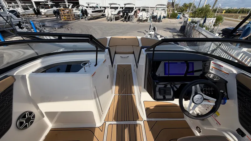 Slide: The Image of Sea Ray SPX 210 Outboard 2026 - 15