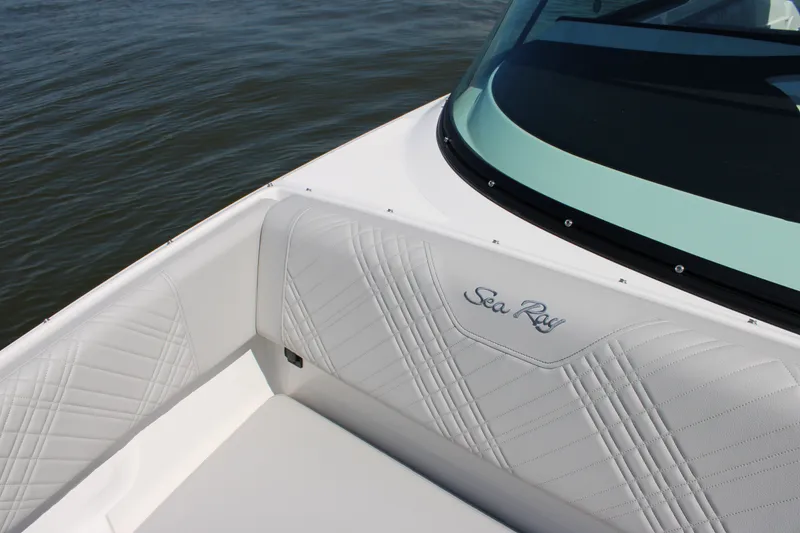 Slide: The Image of Sea Ray SDX 250 Outboard 2026 - 47