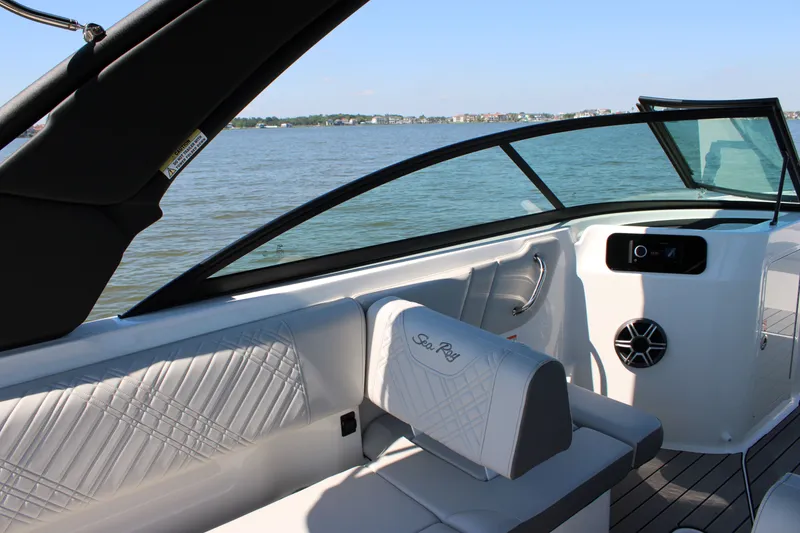 Slide: The Image of Sea Ray SDX 250 Outboard 2026 - 21