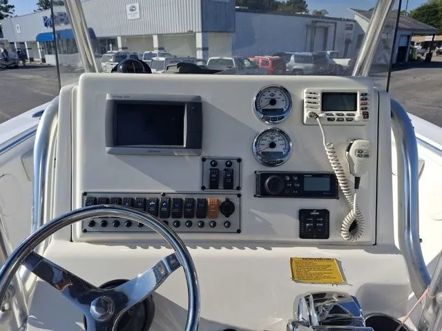 Slide: The Image of Key West 244 Center Console 2011 - 5