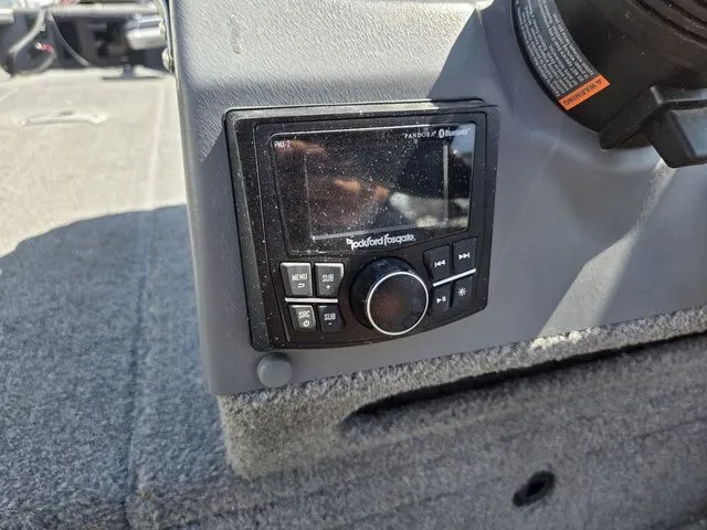 Slide: The Image of Lund Pro-V 2075 Sport 2017 - 21