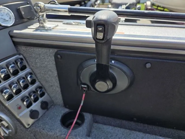 Slide: The Image of Lund Pro-V 2075 Sport 2017 - 23