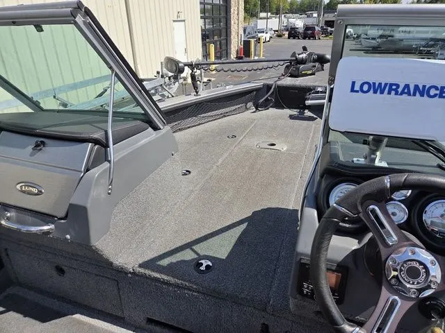 Slide: The Image of Lund Pro-V 2075 Sport 2017 - 24