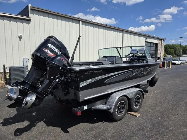 Slide: The Image of Lund Pro-V 2075 Sport 2017 - 3