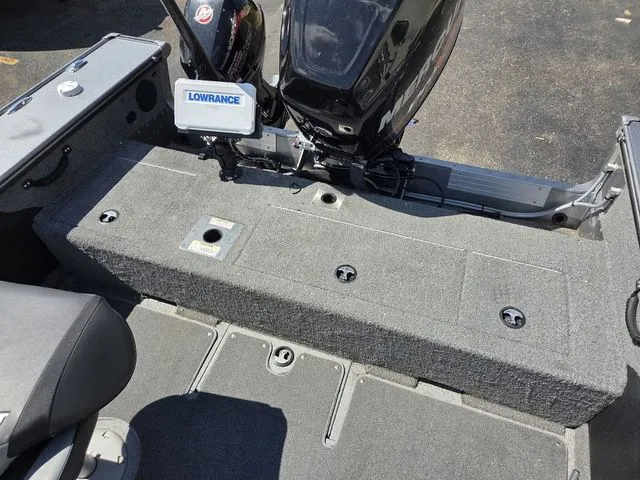 Slide: The Image of Lund Pro-V 2075 Sport 2017 - 7