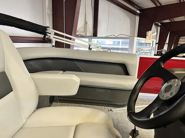 Slide: The Image of Sun Tracker Party Barge 16 DLX 2026 - 5