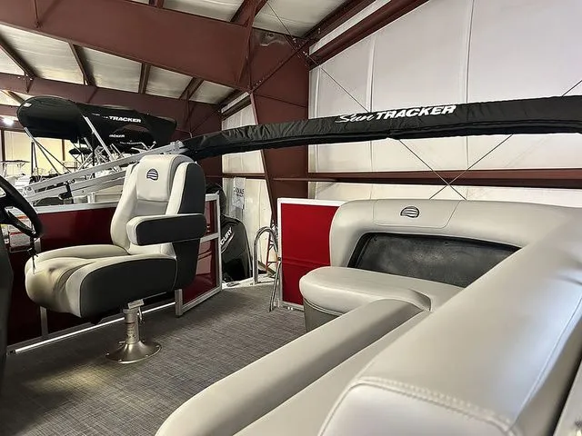 Slide: The Image of Sun Tracker Party Barge 16 DLX 2026 - 8