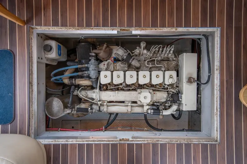 Slide: The Image of Bayliner 4788 Pilot House Motoryacht 2000 - 55