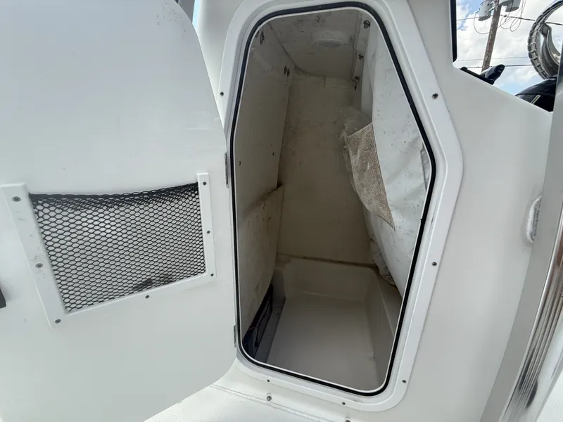 Slide: The Image of Sea Hunt BX22 BR 2022 - 10