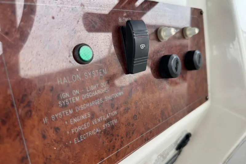 Slide: The Image of Control panel of 2002 Silverton 352 Motor Yacht with Halon system indicator. - 35