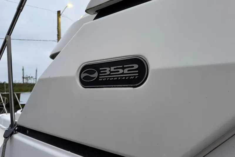 Slide: The Image of Silverton 352 Motor Yacht 2002 - 5